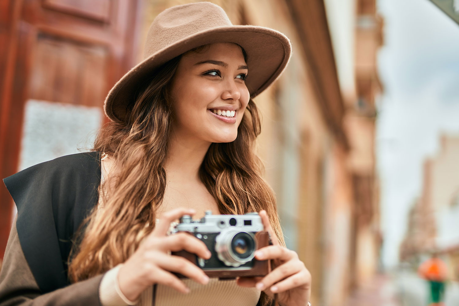 nyc-history-tours-exploring-the-past-of-the-citys-landmarks-img Siti Nurhaliza wearing a hat